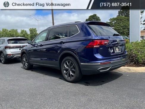 Used 2023 Volkswagen Tiguan SE w/ Panoramic Sunroof Package FWD image 6