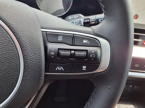 Used 2025 Kia Sportage SX FWD image 16