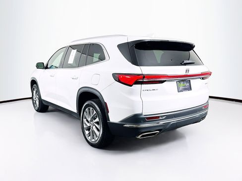 Used 2025 Buick Enclave Preferred image 5