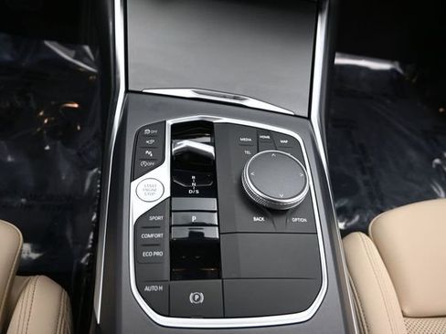 Used 2025 BMW 230i Coupe w/ Premium Package RWD image 16