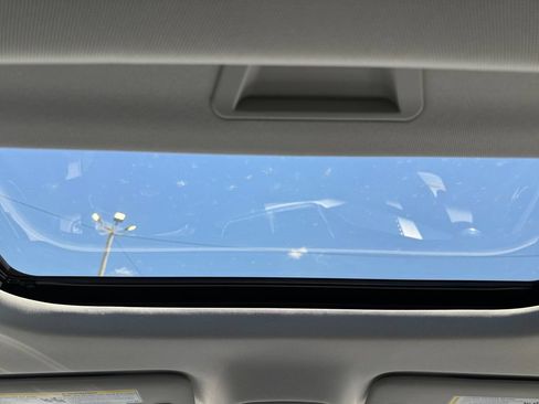 New 2026 Chevrolet Trax LT w/ Sunroof Package FWD image 24