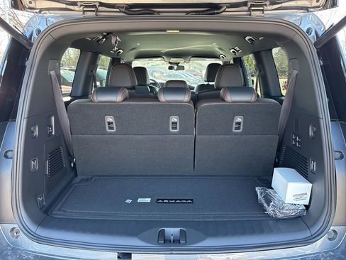 New 2026 Nissan Armada SL image 18