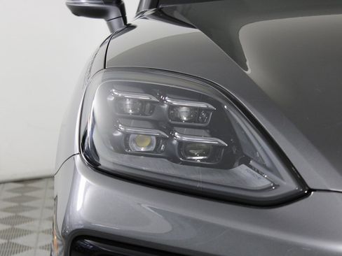 New 2026 Porsche Cayenne Coupe image 11