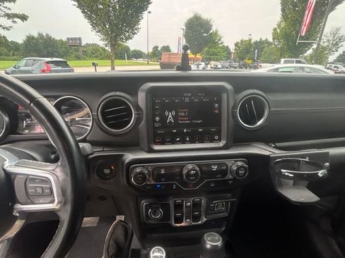 Used 2022 Jeep Wrangler Unlimited Sahara AWD/4WD image 12