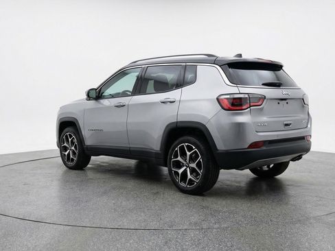 Used 2025 Jeep Compass Limited image 6