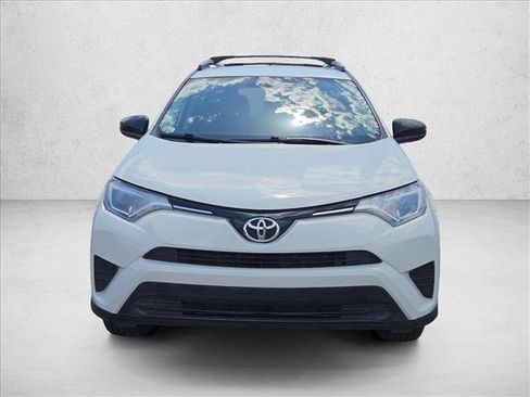 Used 2016 Toyota RAV4 LE FWD image 2