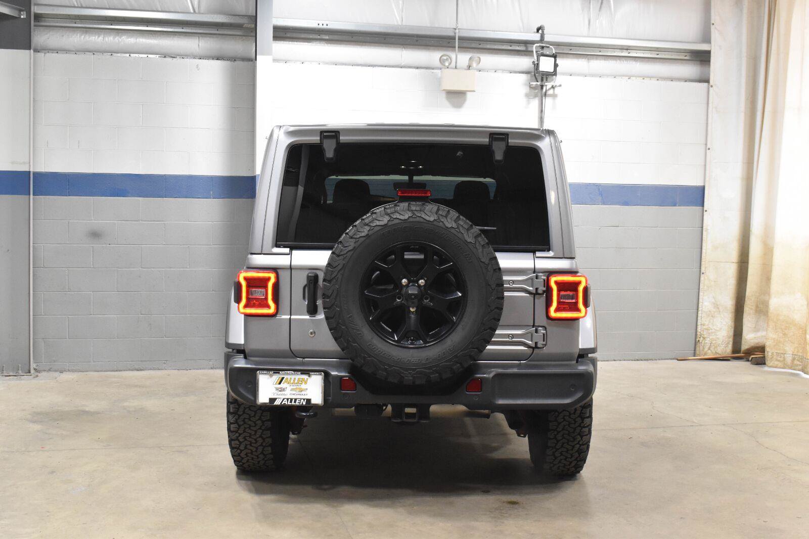 Used 2019 Jeep Wrangler Unlimited Sahara w/ Quick Order Package 24M Moab AWD/4WD image 23
