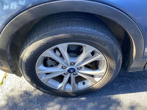 Used 2018 Ford Escape SEL image 9