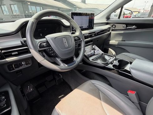Used 2021 Lincoln Nautilus Reserve FWD image 15