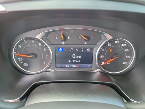 Used 2025 Chevrolet Blazer LT FWD image 23
