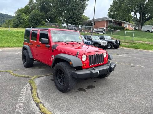 Used 2011 Jeep Wrangler Unlimited Sport AWD/4WD image 2