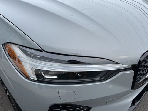 Certified 2025 Volvo XC60 B5 Plus image 8