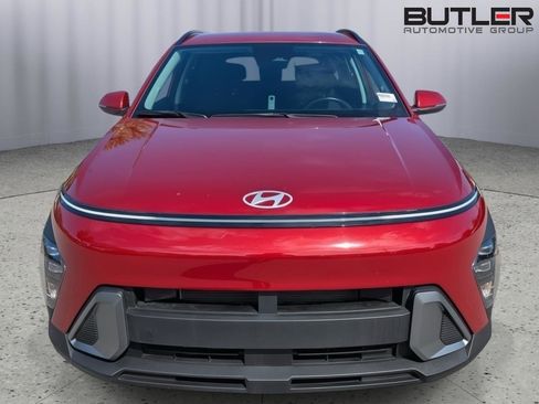 Used 2025 Hyundai Kona SEL FWD image 11