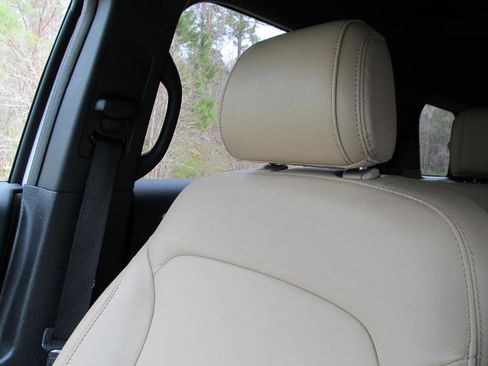 Used 2017 Ford Explorer XLT w/ Equipment Group 202A image 76