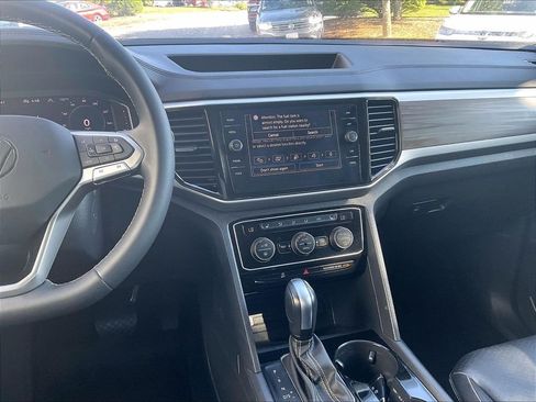 Certified 2023 Volkswagen Atlas SEL AWD/4WD image 18