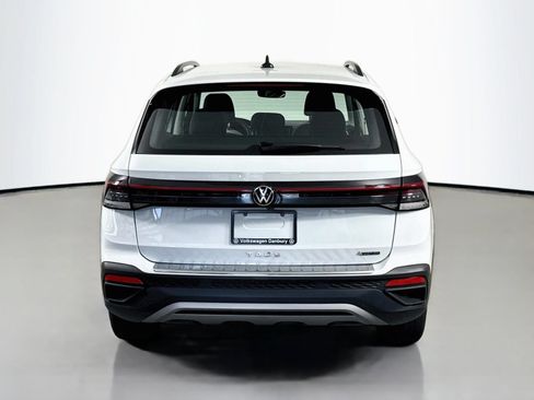 Certified 2025 Volkswagen Taos S AWD/4WD image 10