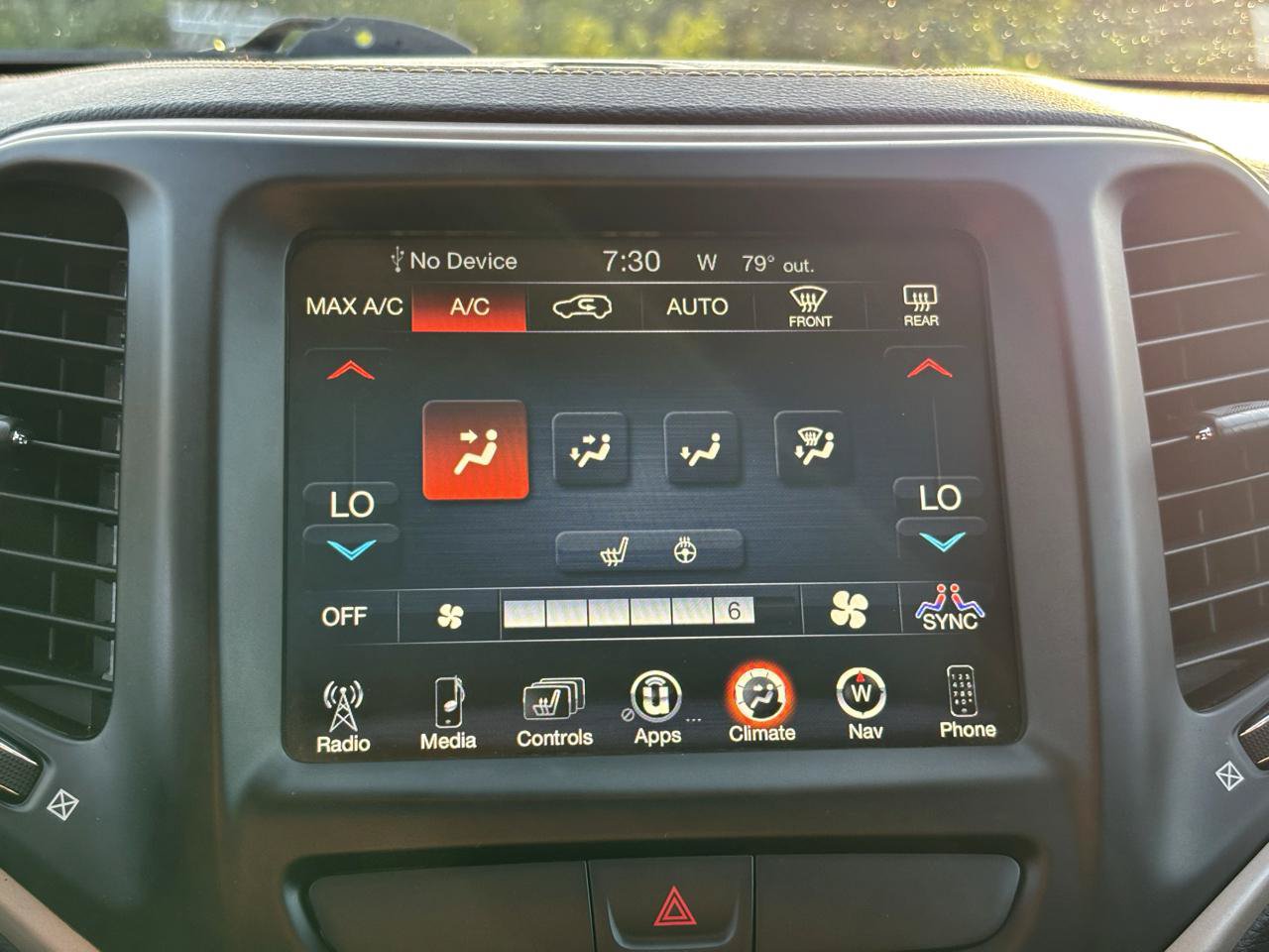 Used 2017 Jeep Cherokee Limited AWD/4WD image 28