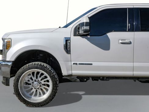 Used 2019 Ford F250 Lariat w/ Lariat Value Package image 10