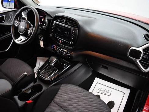 Used 2024 Kia Soul LX image 18