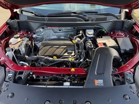 Used 2025 Chevrolet Trax LT w/ LT Convenience Package image 34