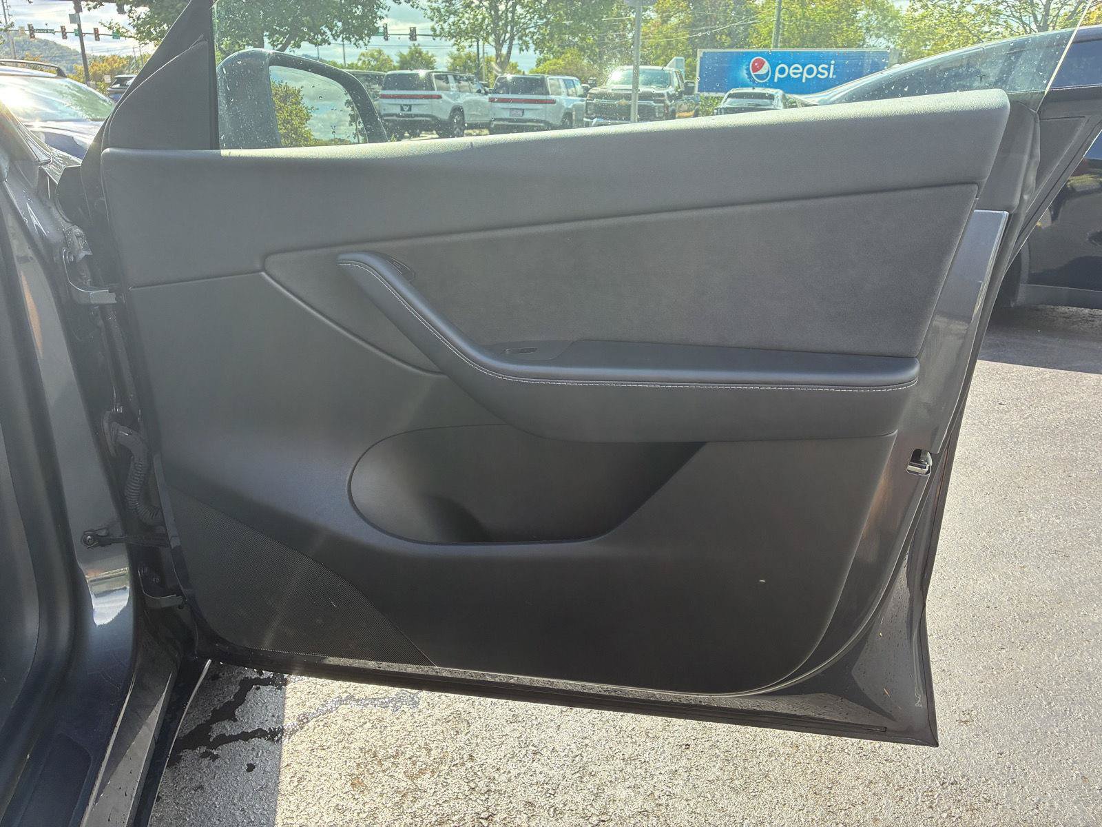 Used 2021 Tesla Model Y Long Range AWD/4WD image 16