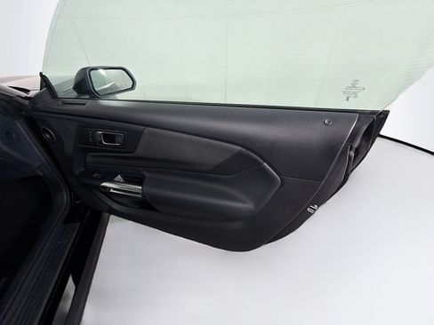Used 2025 Ford Mustang Coupe RWD image 28