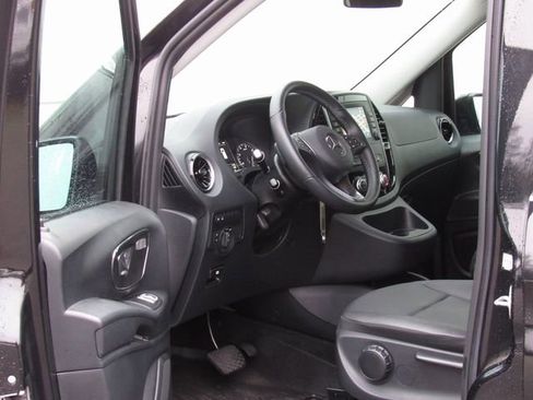 Used 2023 Mercedes-Benz Metris Passenger image 8