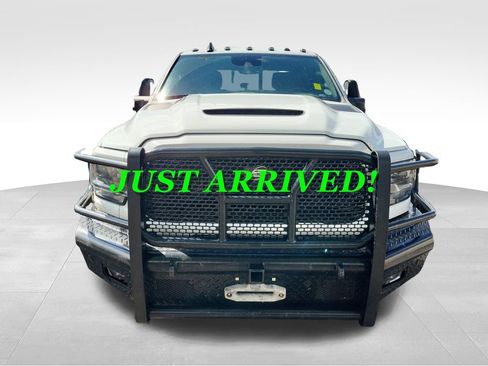 Used 2023 RAM 3500 Limited AWD/4WD image 2