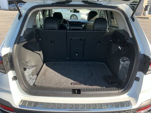 Certified 2025 Volkswagen Taos SEL w/ Black Wheel Plus Package image 19