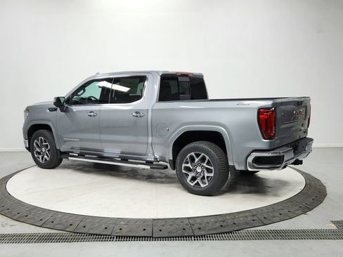 New 2026 GMC Sierra 1500 SLT image 5