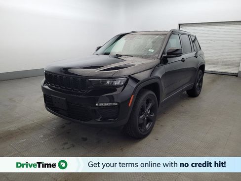 Used 2023 Jeep Grand Cherokee Limited w/ Black Appearance Package image 1