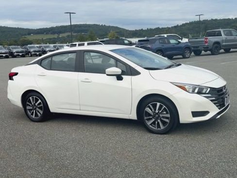 Used 2024 Nissan Versa SV FWD image 2