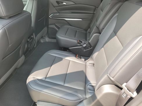 New 2026 Chevrolet Traverse LT w/ Sun and Wheel Package FWD image 11