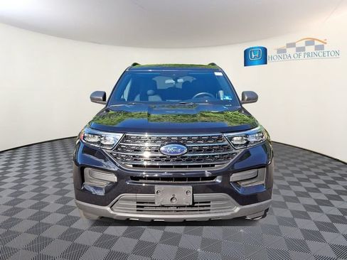 Used 2020 Ford Explorer XLT w/ Comfort Package AWD/4WD image 2