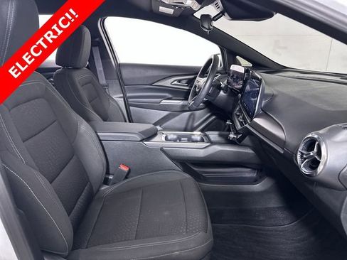 Used 2025 Chevrolet Equinox EV LT image 54