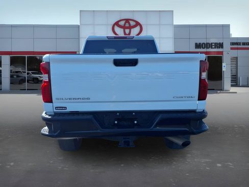 Used 2024 Chevrolet Silverado 2500 Custom w/ Custom Value Package AWD/4WD image 4