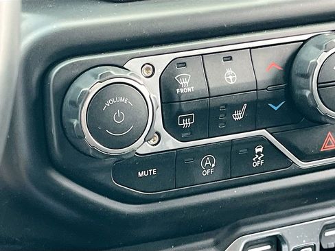 Used 2023 Jeep Wrangler Unlimited Sport AWD/4WD image 19