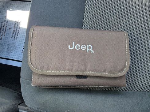 Used 2017 Jeep Patriot Latitude AWD/4WD image 18