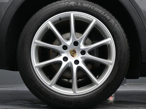 Used 2019 Porsche Cayenne AWD/4WD image 9