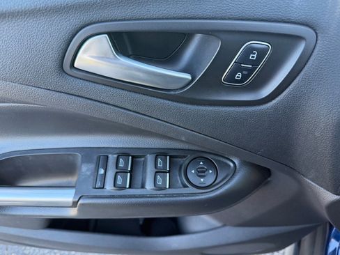 Used 2017 Ford C-MAX Energi SE image 21