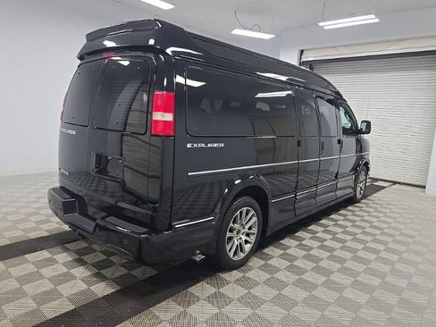 Used 2019 Chevrolet Express 2500 Extended RWD image 3