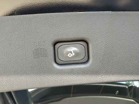 Certified 2022 Lincoln Nautilus Reserve w/ Equipment Group 201A image 9