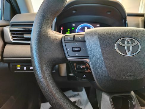 Used 2025 Toyota Camry LE FWD image 16