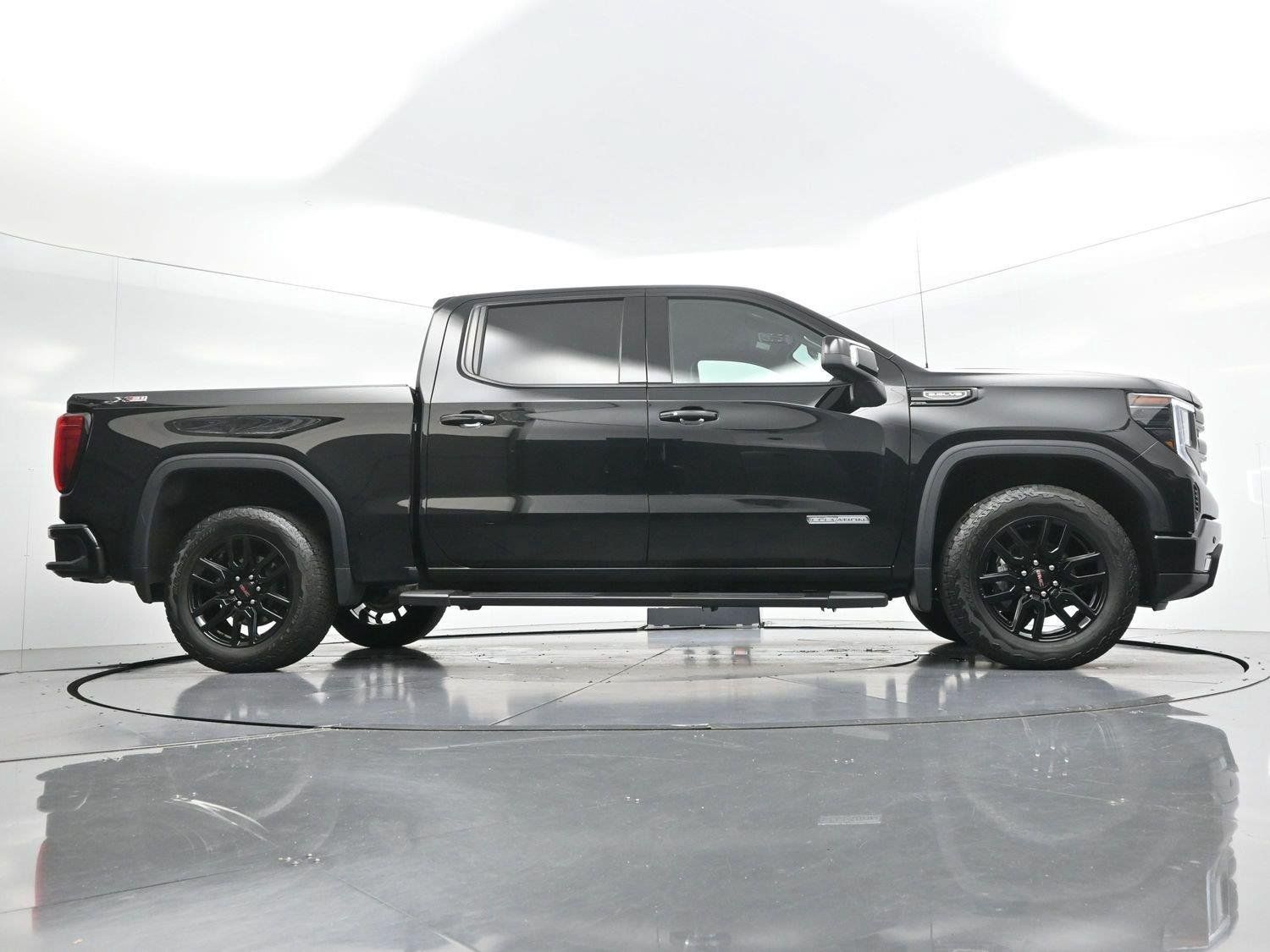 Used 2025 GMC Sierra 1500 Elevation w/ Elevation Premium Package AWD/4WD image 47