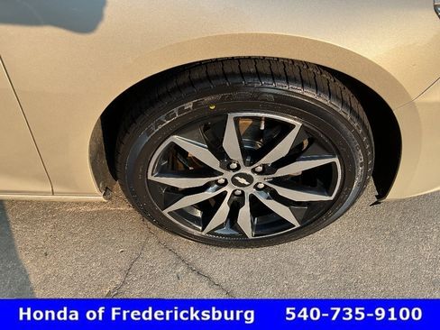 Used 2016 Chevrolet Malibu LT w/ Leather Package FWD image 13