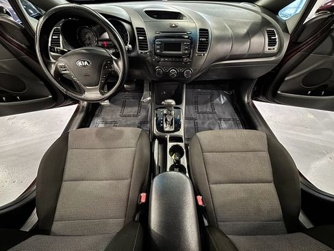 Used 2017 Kia Forte LX FWD image 19