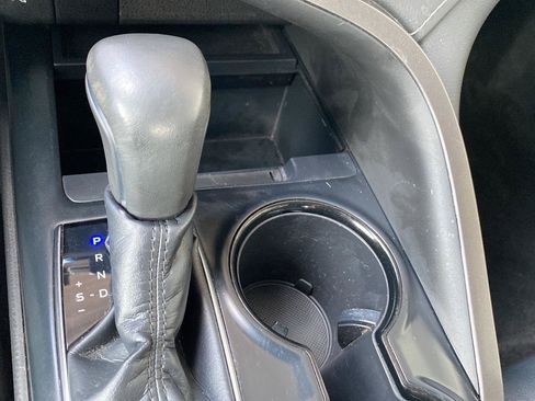 Used 2019 Toyota Camry SE w/ Convenience Package FWD image 26