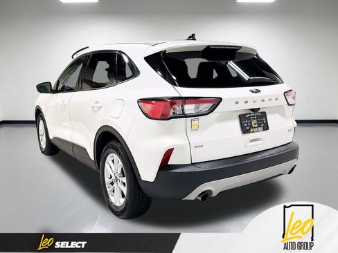 Used 2020 Ford Escape SE FWD image 9