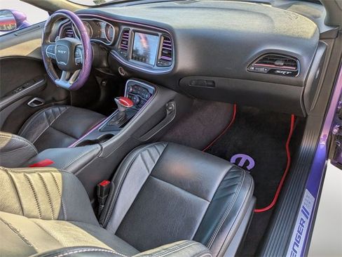 Used 2016 Dodge Challenger SRT image 25