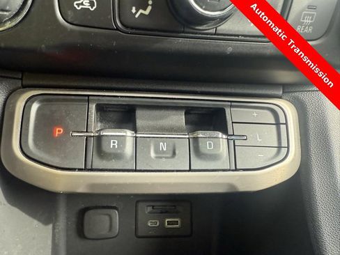 Used 2021 GMC Acadia Denali w/ Denali Ultimate Package image 11